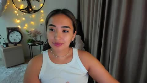 Snapshot of worldofkim chatting on June 2, 3:41 am dudetta Kim online show from June 2, 3:41 am