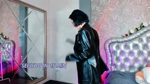 Snapshot of worsh1p_me chatting on January 7, 2:19 pm worsh1p_me online show from January 7, 2:19 pm