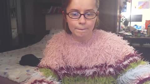 Snapshot of wow_luvng chatting on December 16, 6:57 pm Rebecy online show from December 16, 6:57 pm