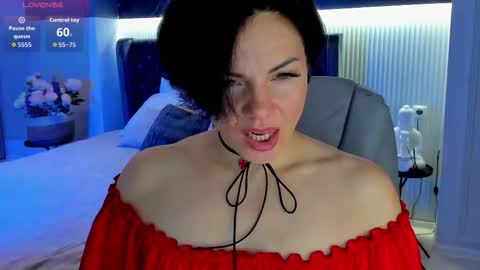 Maya online show from December 5, 1:03 am