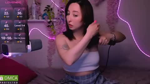 Sue online show from June 8, 9:04 pm