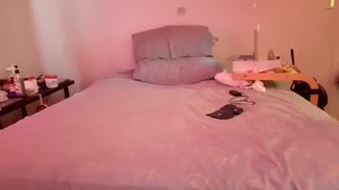 Cuteipie online show from March 1, 5:59 pm