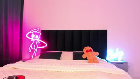 Emi online show from December 17, 2:01 am