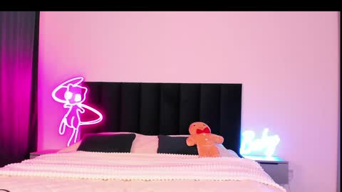 Emi online show from December 31, 3:01 am