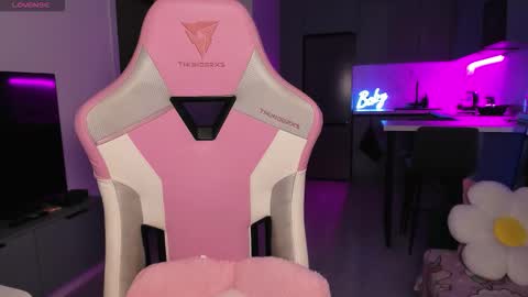 Emi online show from October 29, 8:10 pm