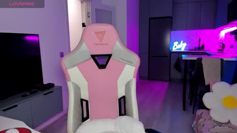 Emi online show from February 4, 4:07 am