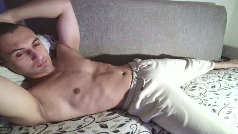 Snapshot of wowmichael69 chatting on December 22, 9:11 am Josy online show from December 22, 9:11 am