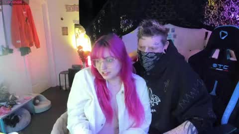 Snapshot of wrenvalentine chatting on May 18, 12:11 pm Wren Valentine online show from May 18, 12:11 pm