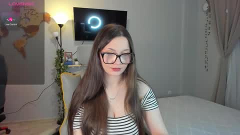 Snapshot of wwow_meow chatting on March 22, 2:53 pm Eric and Christine 3 online show from March 22, 2:53 pm