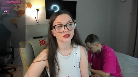 Snapshot of wwow_meow chatting on March 27, 9:10 am Eric and Christine 3 online show from March 27, 9:10 am