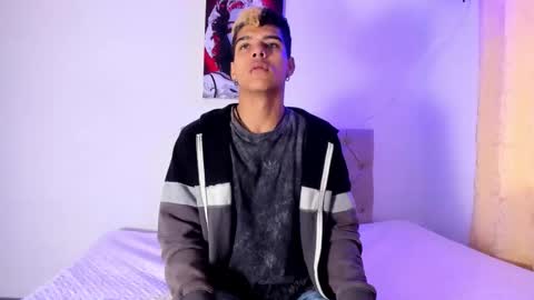 wyatt online show from October 4, 11:30 am