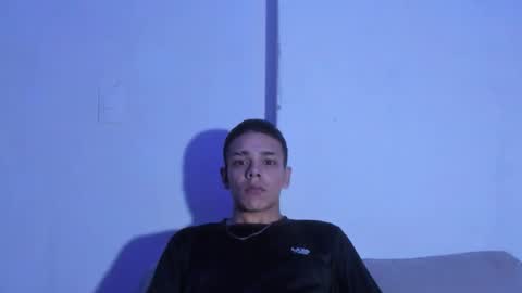 wyatt_smith71 online show from May 12, 3:25 am