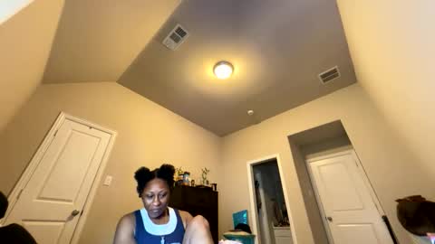 Snapshot of wynterheat chatting on November 5, 6:52 pm Wynter Heat online show from November 5, 6:52 pm