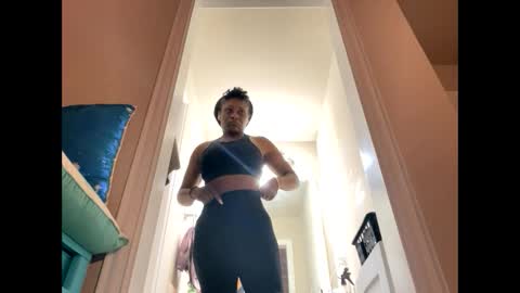 Snapshot of wynterheat chatting on December 15, 1:32 am Wynter Heat online show from December 15, 1:32 am