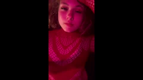 Snapshot of x3maxmaybe chatting on March 12, 4:51 am x3maxmaybe online show from March 12, 4:51 am