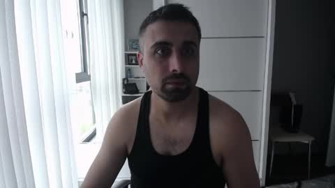 Snapshot of x_____0_____x chatting on May 18, 11:16 am Mr. Lonely online show from May 18, 11:16 am