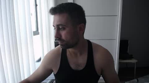 Snapshot of x_____0_____x chatting on June 5, 9:59 am Mr. Lonely online show from June 5, 9:59 am