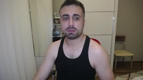 Snapshot of x_____0_____x chatting on June 25, 9:52 pm Mr. Lonely online show from June 25, 9:52 pm