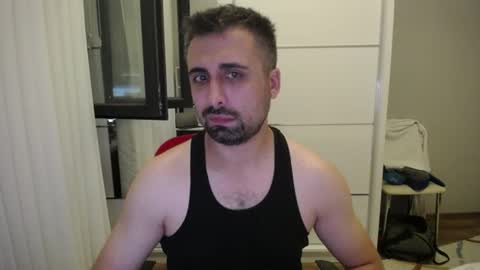 Snapshot of x_____0_____x chatting on August 5, 9:17 pm Mr. Lonely online show from August 5, 9:17 pm