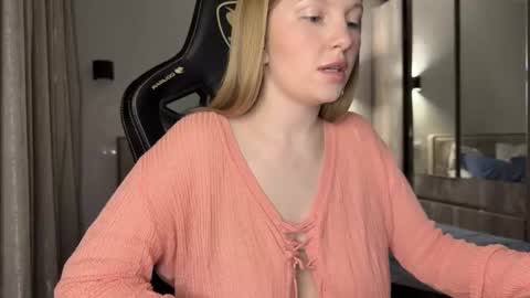 Snapshot of x__ivy_x chatting on March 6, 4:28 pm eva online show from March 6, 4:28 pm