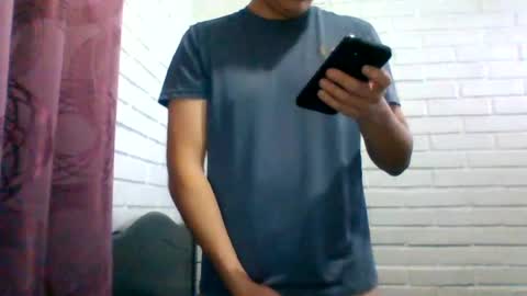 Snapshot of x_andrescam chatting on July 23, 11:57 pm x_andrescam online show from July 23, 11:57 pm
