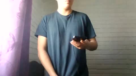 Snapshot of x_andrescam chatting on August 6, 5:15 pm x_andrescam online show from August 6, 5:15 pm