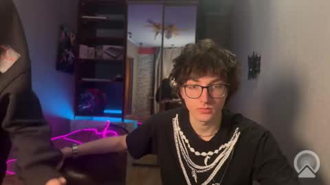 Snapshot of x_files_t chatting on February 3, 3:15 am Philipp and Este online show from February 3, 3:15 am