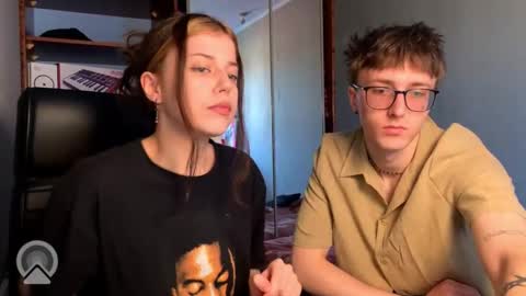 Snapshot of x_files_t chatting on March 13, 11:06 am Philipp and Este online show from March 13, 11:06 am