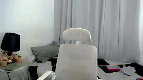 xairah_doux online show from April 9, 6:30 am