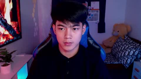 Prince Aldrian  online show from December 13, 7:04 am