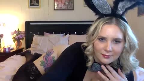 Snapshot of xallycat chatting on October 30, 8:20 pm Ally online show from October 30, 8:20 pm