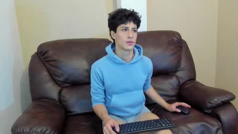 Snapshot of xam_collen chatting on January 12, 10:04 pm xam_collen online show from January 12, 10:04 pm