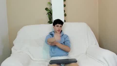 Snapshot of xam_collen chatting on March 2, 3:52 pm xam_collen online show from March 2, 3:52 pm