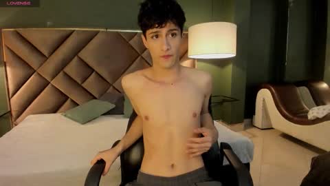 Snapshot of xam_collen chatting on March 8, 5:39 pm xam_collen online show from March 8, 5:39 pm