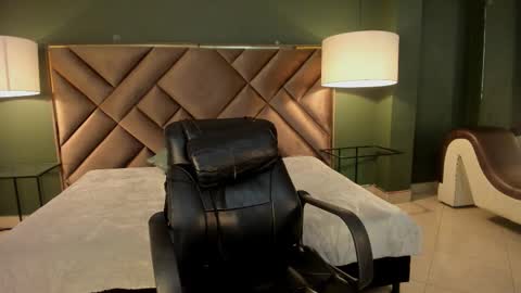 Snapshot of xam_collen chatting on March 9, 4:11 pm xam_collen online show from March 9, 4:11 pm