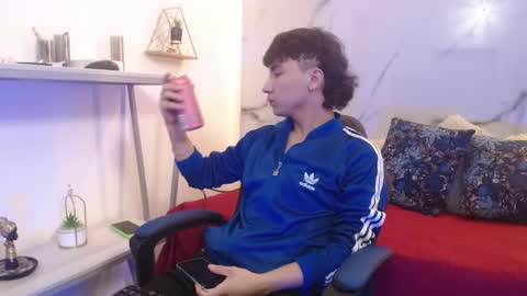 xandergrey8 online show from April 28, 7:08 pm