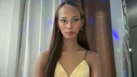 Snapshot of xandraluxe_xoxo chatting on November 23, 1:22 pm Cassandra online show from November 23, 1:22 pm