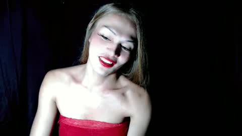 Snapshot of xangel_redx chatting on June 19, 12:42 pm ANGEL online show from June 19, 12:42 pm