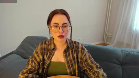 Alice online show from April 22, 9:33 am