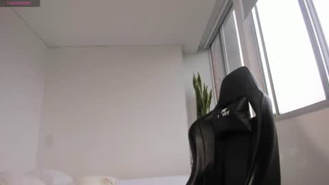 Snapshot of xavier_colleman chatting on June 13, 10:51 pm Xavier online show from June 13, 10:51 pm