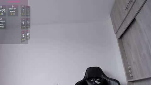 Snapshot of xavier_colleman chatting on July 23, 10:19 pm Xavier online show from July 23, 10:19 pm