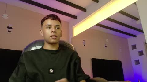 xavier fox   online show from March 17, 10:02 pm