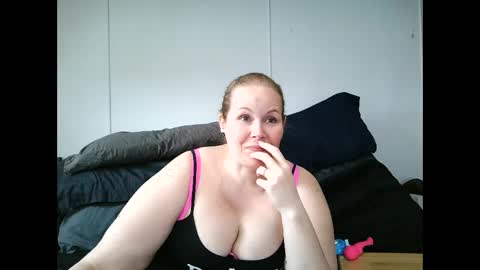 xbeautifulxliex online show from May 5, 2:25 pm