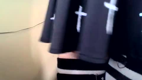 xchrissyxx online show from June 18, 12:31 pm