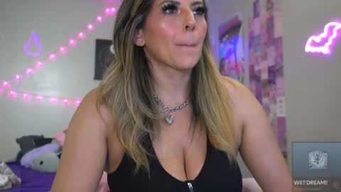 spoil me here  online show from October 3, 7:11 pm