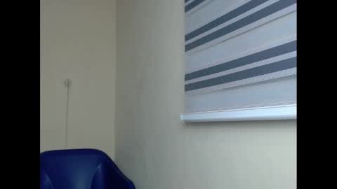 Snapshot of xcreamypussy chatting on January 8, 4:12 am xcreamypussy online show from January 8, 4:12 am