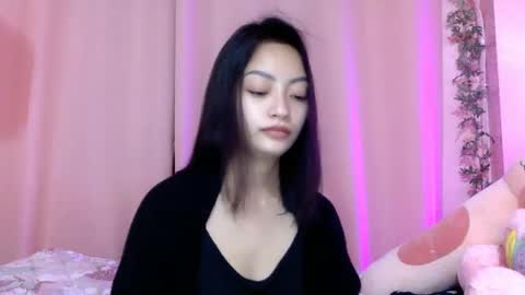 Sachi Cy online show from February 5, 1:00 pm