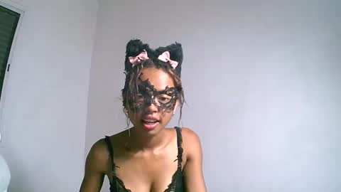 xenhuu online show from December 17, 4:46 pm