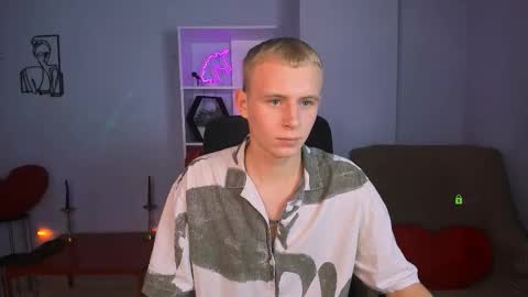 Snapshot of xevier_loyd chatting on November 18, 3:16 pm xevier online show from November 18, 3:16 pm