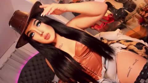 Snapshot of xher_hidden_collectionx chatting on February 9, 12:42 pm GODDESSS LEXII online show from February 9, 12:42 pm